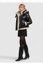 Ingrid, kurze Pufferjacke in Schwarz mit Teddyfutter, von vorne