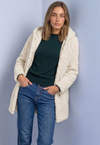 Tove, Teddymantel in Sand mit Kapuze, von vorne